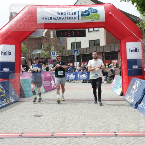 10.05.2026 - 8. Wedeler Halbmarathon Yannick Fuchs http://msf.ph/oto/9735627 10.05.2026 11:57:09 Ziel 232, 250, 2164 meine-sportfotos.de