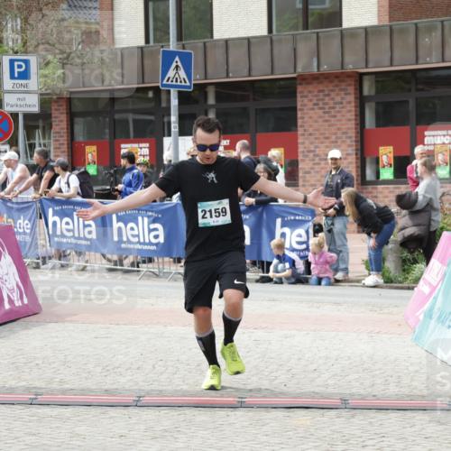 10.05.2026 - 8. Wedeler Halbmarathon Yannick Fuchs http://msf.ph/oto/9735644 10.05.2026 11:57:14 Ziel 232, 250, 2159, 2164 meine-sportfotos.de