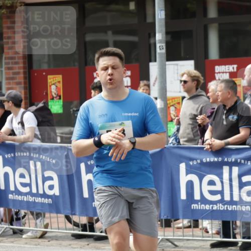 10.05.2026 - 8. Wedeler Halbmarathon Yannick Fuchs http://msf.ph/oto/9735659 10.05.2026 11:57:25 Ziel 513, 588 meine-sportfotos.de