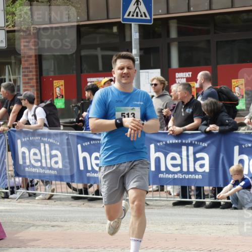 10.05.2026 - 8. Wedeler Halbmarathon Yannick Fuchs http://msf.ph/oto/9735661 10.05.2026 11:57:25 Ziel 513, 588 meine-sportfotos.de