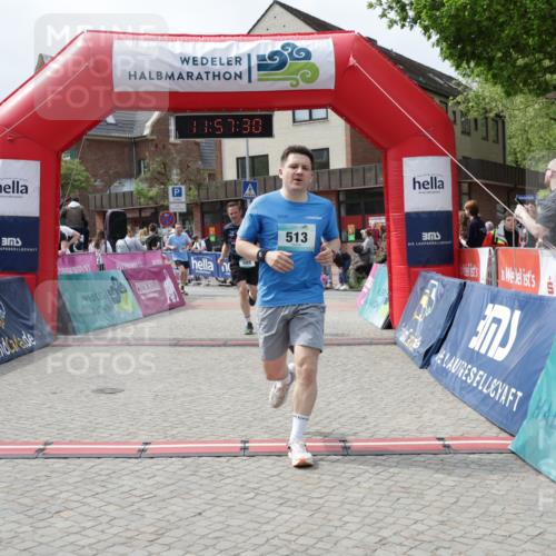 10.05.2026 - 8. Wedeler Halbmarathon Yannick Fuchs http://msf.ph/oto/9735669 10.05.2026 11:57:28 Ziel 513, 588, 999 meine-sportfotos.de