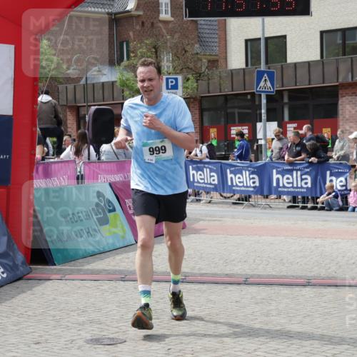 10.05.2026 - 8. Wedeler Halbmarathon Yannick Fuchs http://msf.ph/oto/9735680 10.05.2026 11:57:33 Ziel 588, 999 meine-sportfotos.de