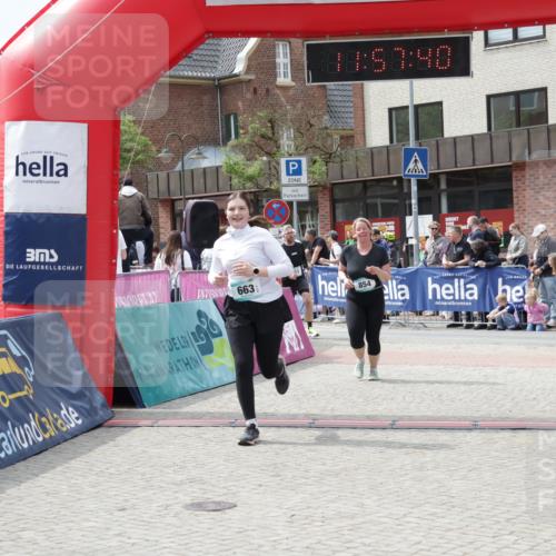 10.05.2026 - 8. Wedeler Halbmarathon Yannick Fuchs http://msf.ph/oto/9735694 10.05.2026 11:57:38 Ziel 611, 663, 854, 999 meine-sportfotos.de