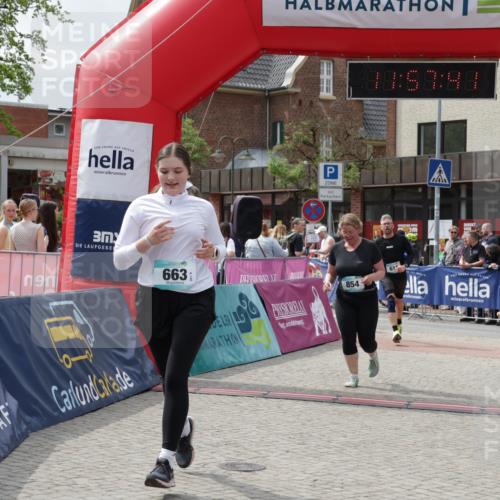 10.05.2026 - 8. Wedeler Halbmarathon Yannick Fuchs http://msf.ph/oto/9735697 10.05.2026 11:57:40 Ziel 611, 663, 854 meine-sportfotos.de