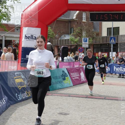 10.05.2026 - 8. Wedeler Halbmarathon Yannick Fuchs http://msf.ph/oto/9735698 10.05.2026 11:57:40 Ziel 611, 663, 854 meine-sportfotos.de