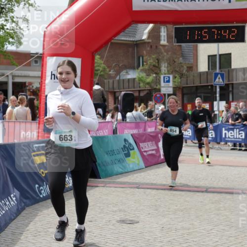 10.05.2026 - 8. Wedeler Halbmarathon Yannick Fuchs http://msf.ph/oto/9735699 10.05.2026 11:57:40 Ziel 611, 663, 854 meine-sportfotos.de