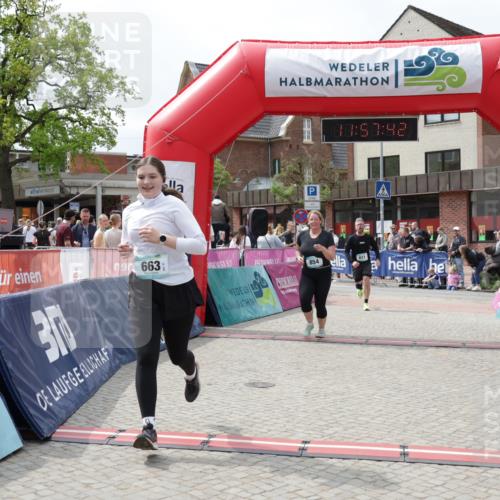 10.05.2026 - 8. Wedeler Halbmarathon Yannick Fuchs http://msf.ph/oto/9735700 10.05.2026 11:57:40 Ziel 611, 663, 854 meine-sportfotos.de