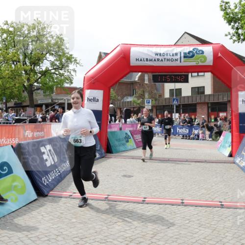 10.05.2026 - 8. Wedeler Halbmarathon Yannick Fuchs http://msf.ph/oto/9735701 10.05.2026 11:57:40 Ziel 611, 663, 854 meine-sportfotos.de