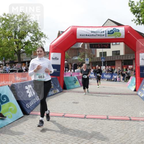 10.05.2026 - 8. Wedeler Halbmarathon Yannick Fuchs http://msf.ph/oto/9735702 10.05.2026 11:57:40 Ziel 611, 663, 854 meine-sportfotos.de