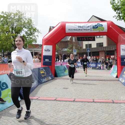 10.05.2026 - 8. Wedeler Halbmarathon Yannick Fuchs http://msf.ph/oto/9735704 10.05.2026 11:57:41 Ziel 611, 663, 854 meine-sportfotos.de