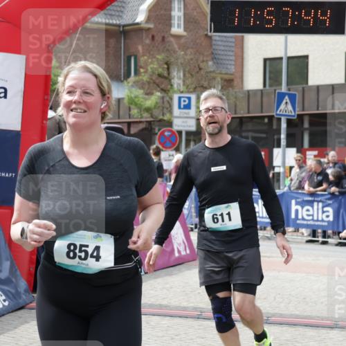 10.05.2026 - 8. Wedeler Halbmarathon Yannick Fuchs http://msf.ph/oto/9735707 10.05.2026 11:57:43 Ziel 558, 611, 663, 836, 854 meine-sportfotos.de