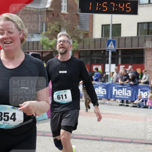 10.05.2026 - 8. Wedeler Halbmarathon Yannick Fuchs http://msf.ph/oto/9735709 10.05.2026 11:57:43 Ziel 558, 611, 663, 836, 854 meine-sportfotos.de