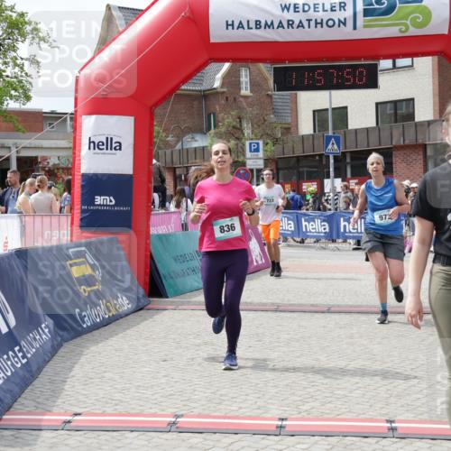 10.05.2026 - 8. Wedeler Halbmarathon Yannick Fuchs http://msf.ph/oto/9735720 10.05.2026 11:57:48 Ziel 558, 611, 723, 836, 972 meine-sportfotos.de