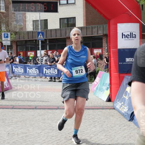 10.05.2026 - 8. Wedeler Halbmarathon Yannick Fuchs http://msf.ph/oto/9735722 10.05.2026 11:57:50 Ziel 558, 723, 836, 972 meine-sportfotos.de