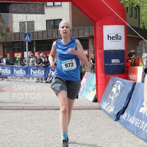 10.05.2026 - 8. Wedeler Halbmarathon Yannick Fuchs http://msf.ph/oto/9735723 10.05.2026 11:57:50 Ziel 558, 723, 836, 972 meine-sportfotos.de