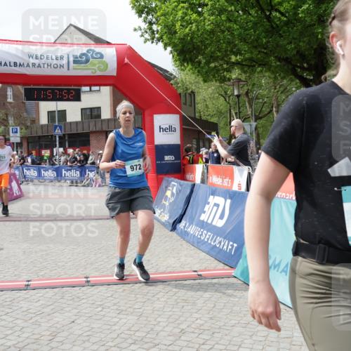 10.05.2026 - 8. Wedeler Halbmarathon Yannick Fuchs http://msf.ph/oto/9735725 10.05.2026 11:57:50 Ziel 558, 723, 836, 972 meine-sportfotos.de