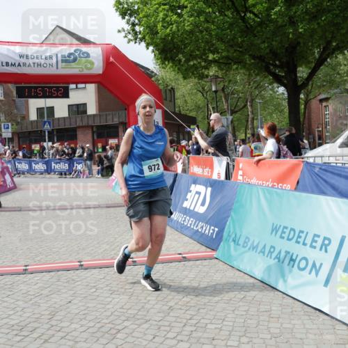 10.05.2026 - 8. Wedeler Halbmarathon Yannick Fuchs http://msf.ph/oto/9735727 10.05.2026 11:57:50 Ziel 558, 723, 836, 972 meine-sportfotos.de