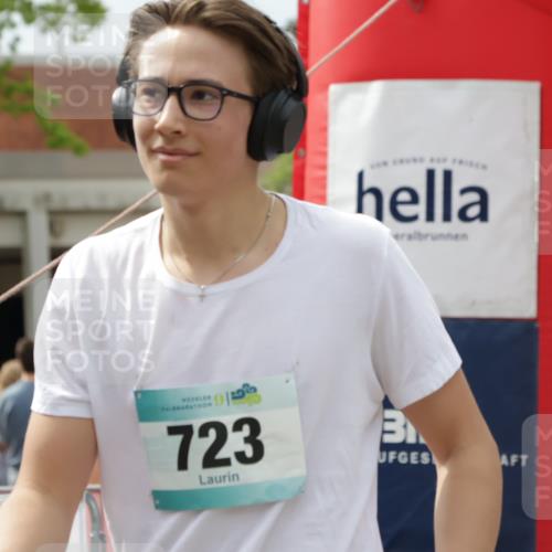 10.05.2026 - 8. Wedeler Halbmarathon Yannick Fuchs http://msf.ph/oto/9735733 10.05.2026 11:57:55 Ziel 723 meine-sportfotos.de
