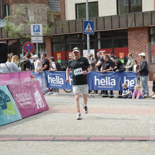 10.05.2026 - 8. Wedeler Halbmarathon Yannick Fuchs http://msf.ph/oto/9735738 10.05.2026 11:57:58 Ziel 2114 meine-sportfotos.de
