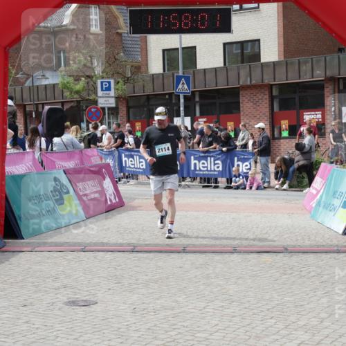 10.05.2026 - 8. Wedeler Halbmarathon Yannick Fuchs http://msf.ph/oto/9735740 10.05.2026 11:57:59 Ziel 2114, 2204 meine-sportfotos.de