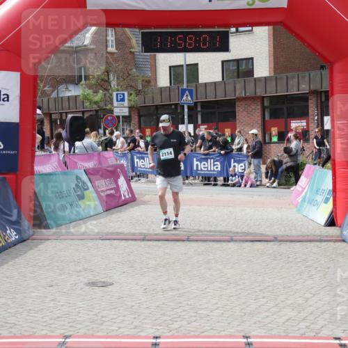 10.05.2026 - 8. Wedeler Halbmarathon Yannick Fuchs http://msf.ph/oto/9735741 10.05.2026 11:57:59 Ziel 2114, 2204 meine-sportfotos.de