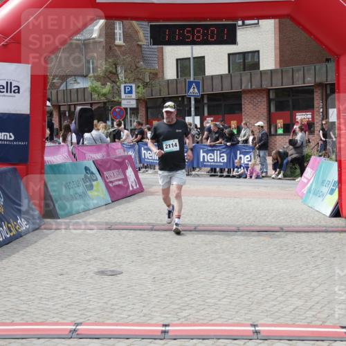 10.05.2026 - 8. Wedeler Halbmarathon Yannick Fuchs http://msf.ph/oto/9735744 10.05.2026 11:58:00 Ziel 2114, 2204 meine-sportfotos.de