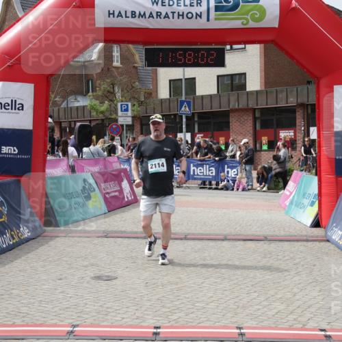 10.05.2026 - 8. Wedeler Halbmarathon Yannick Fuchs http://msf.ph/oto/9735745 10.05.2026 11:58:00 Ziel 2114, 2204 meine-sportfotos.de