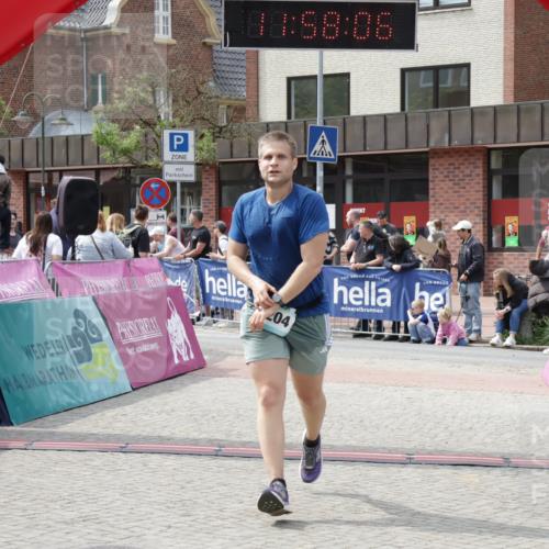 10.05.2026 - 8. Wedeler Halbmarathon Yannick Fuchs http://msf.ph/oto/9735749 10.05.2026 11:58:04 Ziel 2114, 2204 meine-sportfotos.de