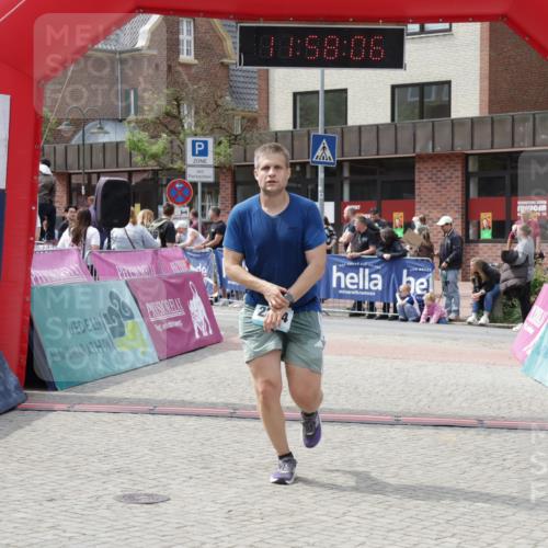 10.05.2026 - 8. Wedeler Halbmarathon Yannick Fuchs http://msf.ph/oto/9735750 10.05.2026 11:58:04 Ziel 2114, 2204 meine-sportfotos.de