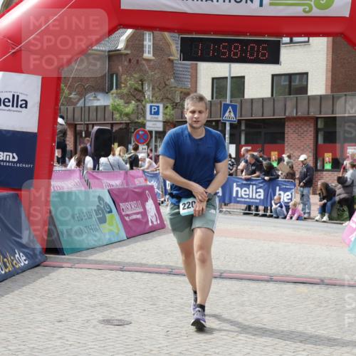 10.05.2026 - 8. Wedeler Halbmarathon Yannick Fuchs http://msf.ph/oto/9735751 10.05.2026 11:58:04 Ziel 2114, 2204 meine-sportfotos.de