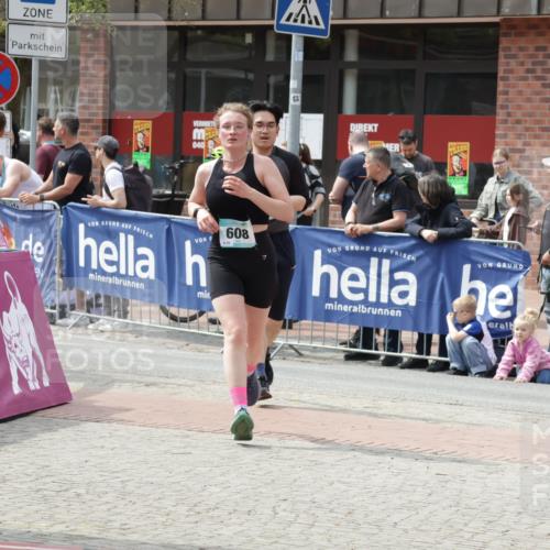 10.05.2026 - 8. Wedeler Halbmarathon Yannick Fuchs http://msf.ph/oto/9735756 10.05.2026 11:58:07 Ziel 608, 894, 2204 meine-sportfotos.de