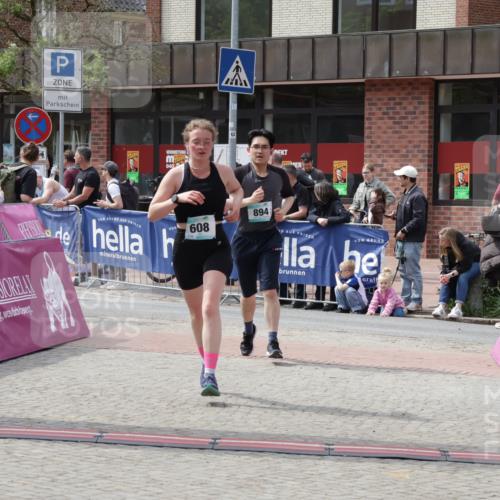 10.05.2026 - 8. Wedeler Halbmarathon Yannick Fuchs http://msf.ph/oto/9735759 10.05.2026 11:58:08 Ziel 608, 894, 2204, 2231 meine-sportfotos.de