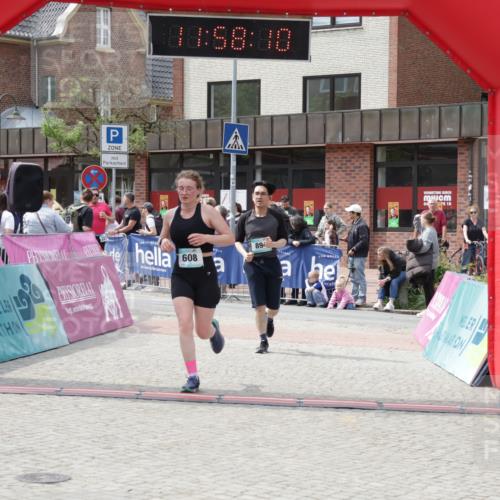 10.05.2026 - 8. Wedeler Halbmarathon Yannick Fuchs http://msf.ph/oto/9735762 10.05.2026 11:58:08 Ziel 608, 894, 2204, 2231 meine-sportfotos.de
