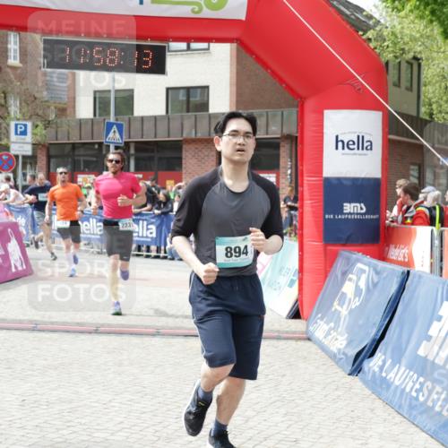 10.05.2026 - 8. Wedeler Halbmarathon Yannick Fuchs http://msf.ph/oto/9735770 10.05.2026 11:58:12 Ziel 297, 324, 608, 894, 1008, 2231 meine-sportfotos.de