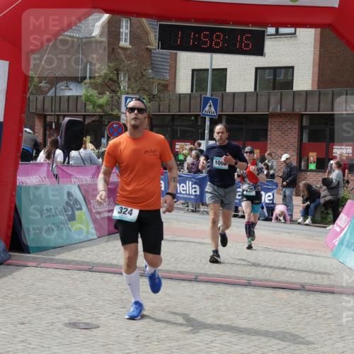 10.05.2026 - 8. Wedeler Halbmarathon Yannick Fuchs http://msf.ph/oto/9735779 10.05.2026 11:58:14 Ziel 297, 324, 608, 894, 1008, 1043, 2231 meine-sportfotos.de