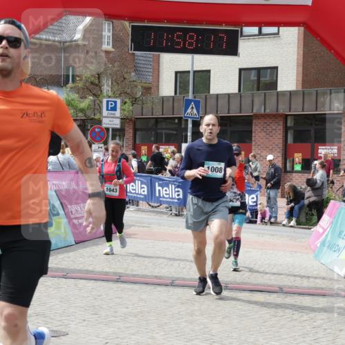 10.05.2026 - 8. Wedeler Halbmarathon Yannick Fuchs http://msf.ph/oto/9735783 10.05.2026 11:58:15 Ziel 297, 324, 608, 894, 1008, 1043, 2231 meine-sportfotos.de