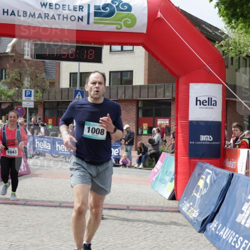 10.05.2026 - 8. Wedeler Halbmarathon Yannick Fuchs http://msf.ph/oto/9735789 10.05.2026 11:58:17 Ziel 37, 297, 324, 1008, 1043, 2231 meine-sportfotos.de