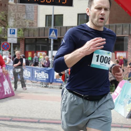 10.05.2026 - 8. Wedeler Halbmarathon Yannick Fuchs http://msf.ph/oto/9735792 10.05.2026 11:58:17 Ziel 37, 297, 324, 1008, 1043, 2231 meine-sportfotos.de