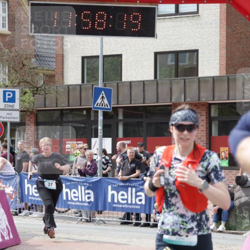 10.05.2026 - 8. Wedeler Halbmarathon Yannick Fuchs http://msf.ph/oto/9735793 10.05.2026 11:58:17 Ziel 37, 297, 324, 1008, 1043, 2231 meine-sportfotos.de