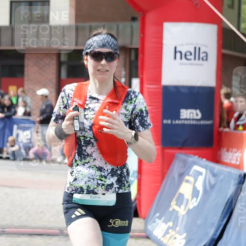 10.05.2026 - 8. Wedeler Halbmarathon Yannick Fuchs http://msf.ph/oto/9735797 10.05.2026 11:58:18 Ziel 37, 297, 324, 1008, 1043, 2231 meine-sportfotos.de
