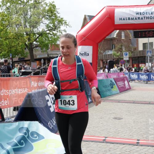 10.05.2026 - 8. Wedeler Halbmarathon Yannick Fuchs http://msf.ph/oto/9735801 10.05.2026 11:58:20 Ziel 37, 297, 324, 1008, 1043 meine-sportfotos.de