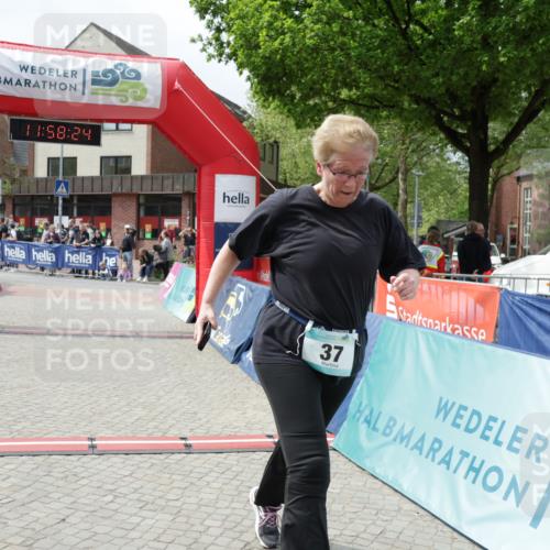 10.05.2026 - 8. Wedeler Halbmarathon Yannick Fuchs http://msf.ph/oto/9735808 10.05.2026 11:58:22 Ziel 37, 297, 1043 meine-sportfotos.de