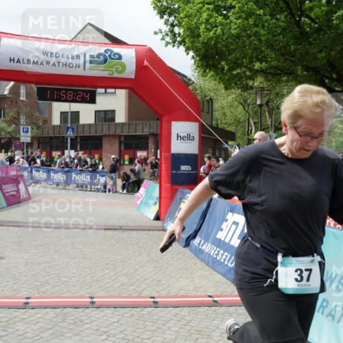 10.05.2026 - 8. Wedeler Halbmarathon Yannick Fuchs http://msf.ph/oto/9735809 10.05.2026 11:58:22 Ziel 37, 297, 1043 meine-sportfotos.de
