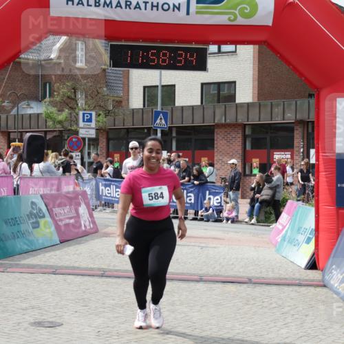 10.05.2026 - 8. Wedeler Halbmarathon Yannick Fuchs http://msf.ph/oto/9735816 10.05.2026 11:58:33 Ziel 77, 584, 879, 2131 meine-sportfotos.de