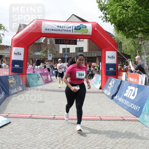 10.05.2026 - 8. Wedeler Halbmarathon Yannick Fuchs http://msf.ph/oto/9735821 10.05.2026 11:58:33 Ziel 77, 584, 879, 2131 meine-sportfotos.de