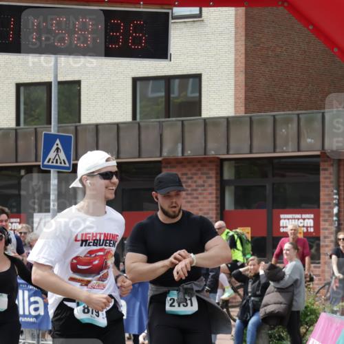 10.05.2026 - 8. Wedeler Halbmarathon Yannick Fuchs http://msf.ph/oto/9735825 10.05.2026 11:58:35 Ziel 77, 379, 380, 584, 879, 2131 meine-sportfotos.de