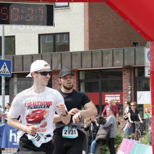10.05.2026 - 8. Wedeler Halbmarathon Yannick Fuchs http://msf.ph/oto/9735827 10.05.2026 11:58:35 Ziel 77, 379, 380, 584, 879, 2131 meine-sportfotos.de