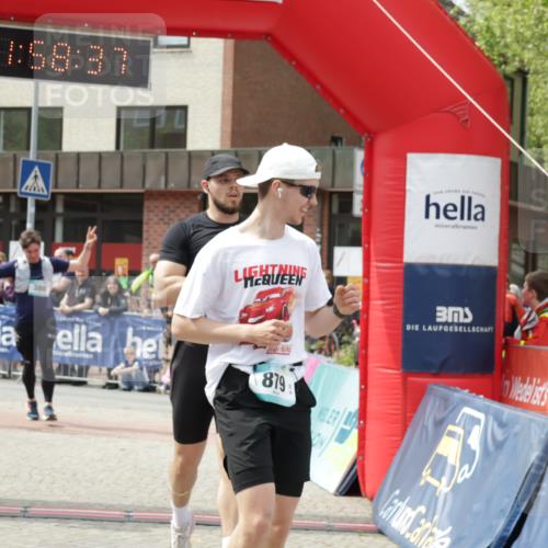 10.05.2026 - 8. Wedeler Halbmarathon Yannick Fuchs http://msf.ph/oto/9735829 10.05.2026 11:58:36 Ziel 77, 379, 380, 584, 879, 2131 meine-sportfotos.de