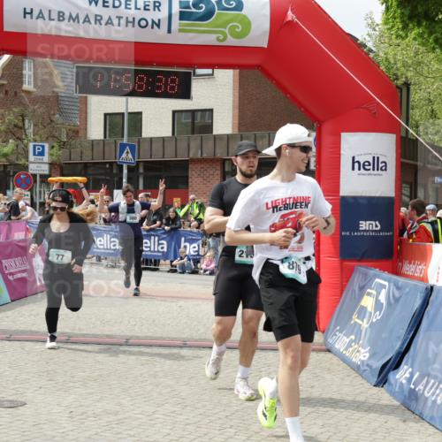 10.05.2026 - 8. Wedeler Halbmarathon Yannick Fuchs http://msf.ph/oto/9735830 10.05.2026 11:58:36 Ziel 77, 379, 380, 584, 879, 2131 meine-sportfotos.de