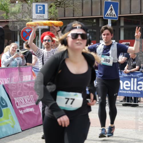 10.05.2026 - 8. Wedeler Halbmarathon Yannick Fuchs http://msf.ph/oto/9735832 10.05.2026 11:58:37 Ziel 77, 379, 380, 584, 879, 2131 meine-sportfotos.de